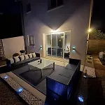 Maison Entiere Jacuzzi Reception Ouverte 7 7j Et 24 24h Nyaraló Ambarès-et-Lagrave