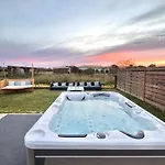 Maison Entiere Jacuzzi Reception Ouverte 7 7j Et 24 24h Semesterbostad Ambares-et-Lagrave