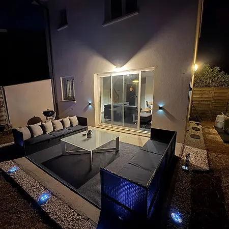 Maison Entiere Jacuzzi Reception Ouverte 7 7j Et 24 24h Holiday home Ambares-et-Lagrave