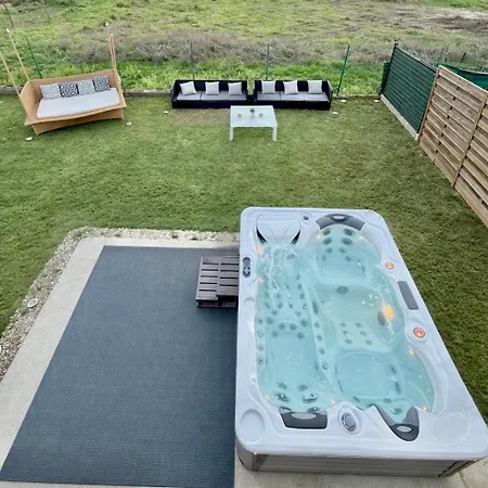 Maison Entiere Jacuzzi Reception Ouverte 7 7j Et 24 24h Ferienhaus Ambares-et-Lagrave