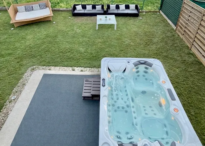 Maison Entiere Jacuzzi Reception Ouverte 7 7j Et 24 24h Semesterbostad Ambares-et-Lagrave